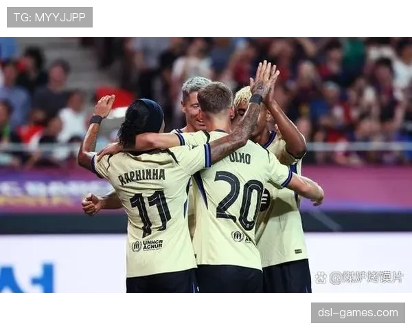 西甲三冠王首次实现联赛、杯赛双冠，荣誉再添辉煌